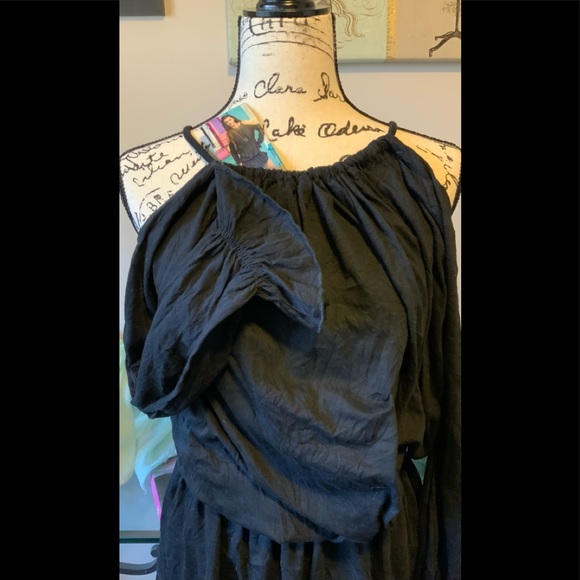 Drape Crepe Billow Open Shoulder Dress. - Picture 4 of 5